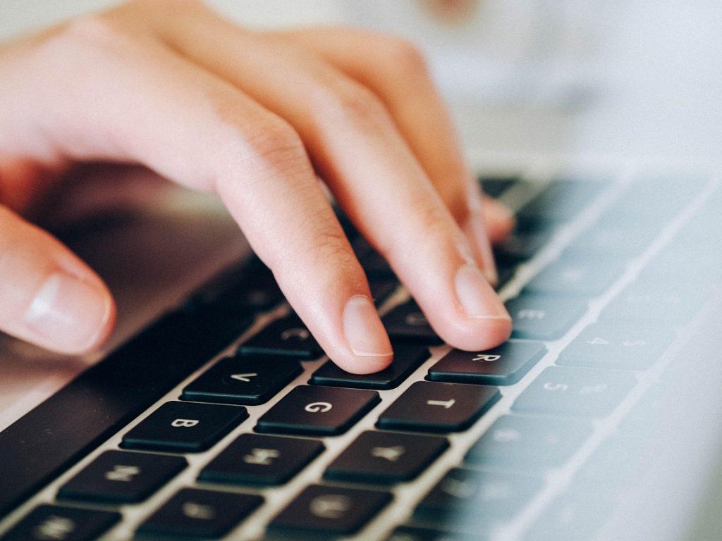 Is het veilig om online factuur maken gratis te doen?