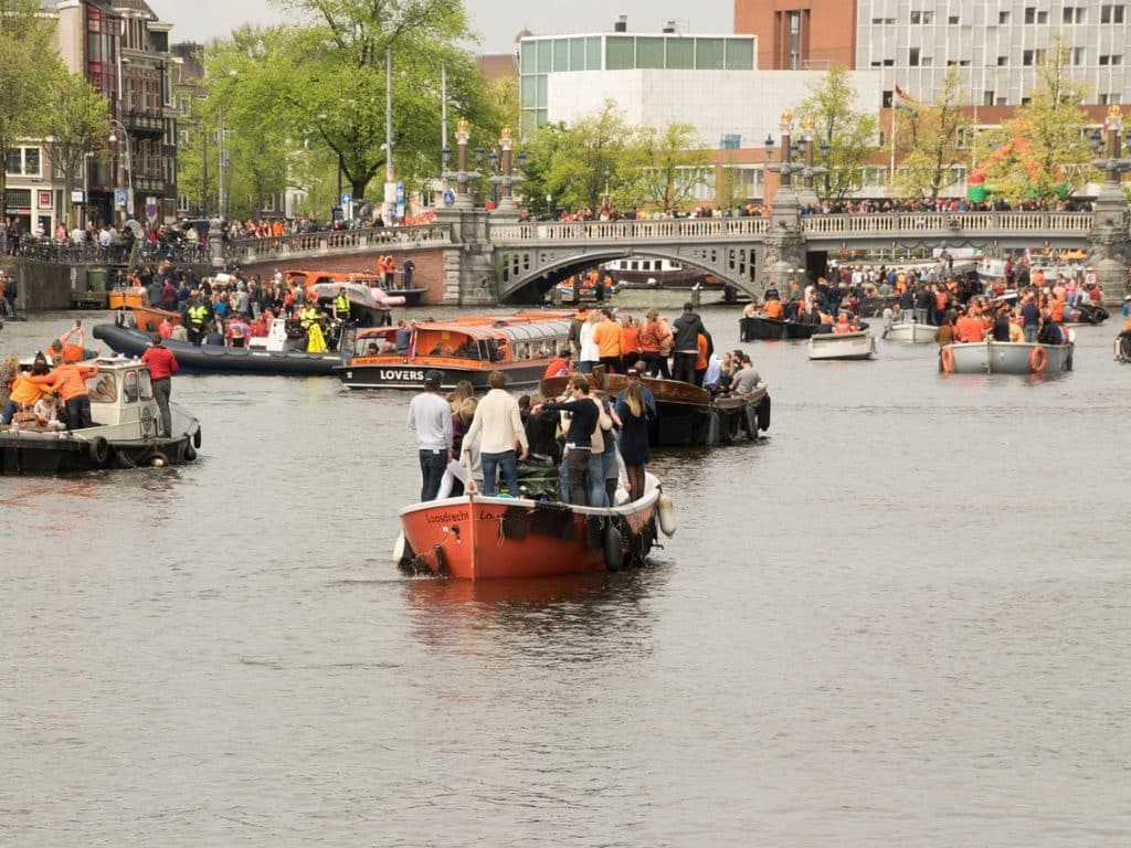 De geschiedenis van koningsdag en de vrije dag-status